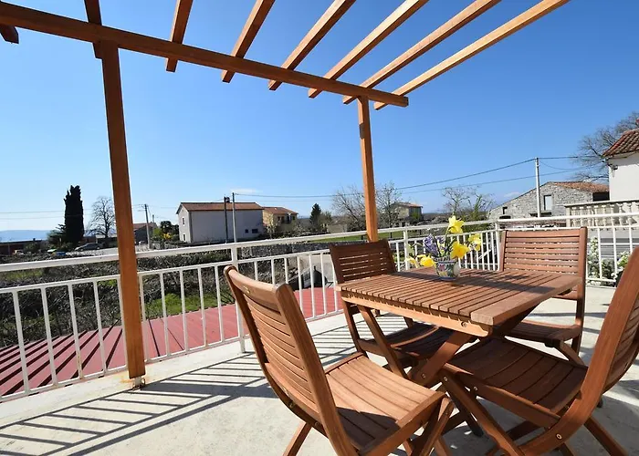 Stela * Nenadici (Krk)